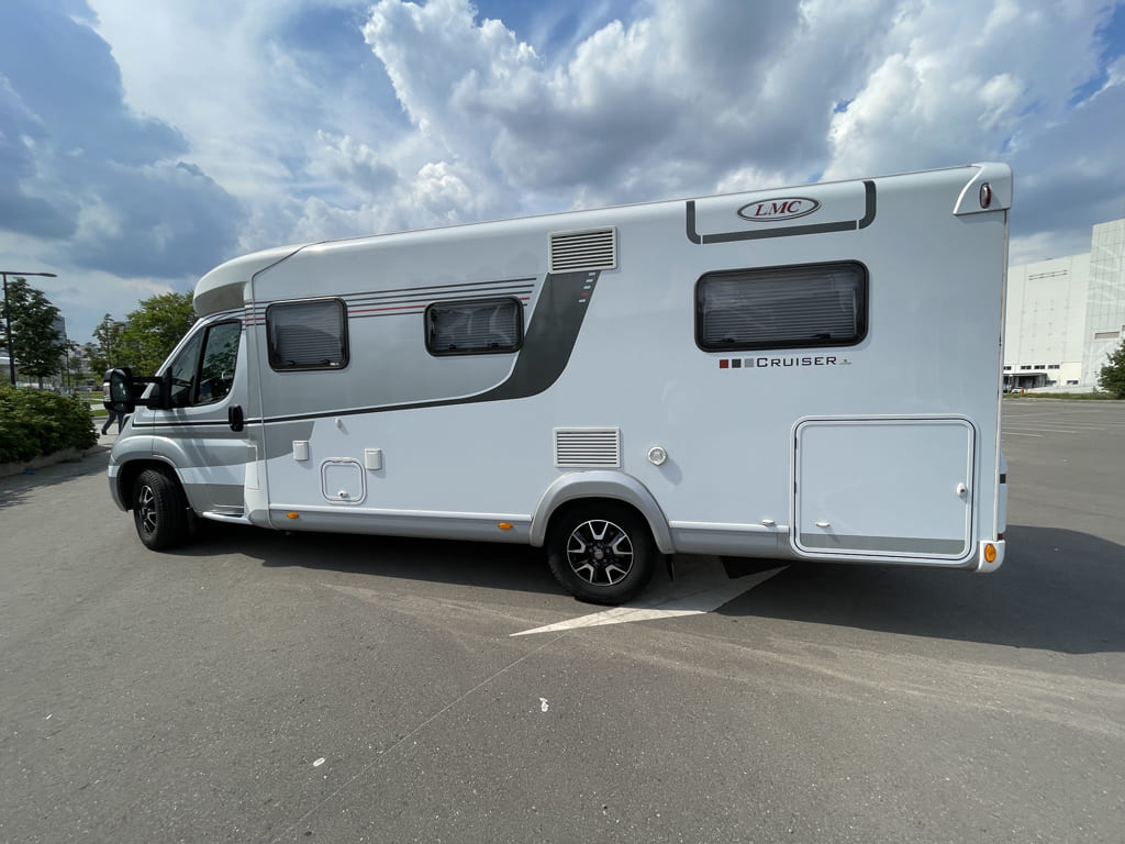 LMC 945_2017