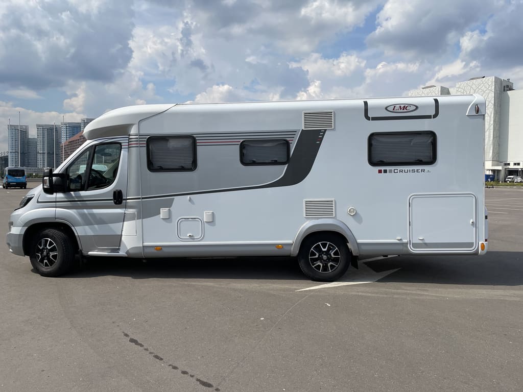 LMC 945_2017
